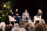 und Lena Gorelik, moderiert von Katharina Morawek, das Buch «trotzdem sprechen» vor.